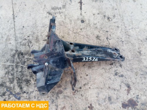 Кронштейн кабины левый