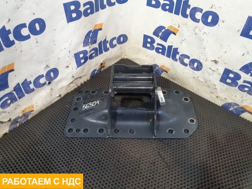 Кронштейн траверсы правый