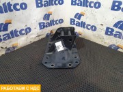 Кронштейн траверсы правый