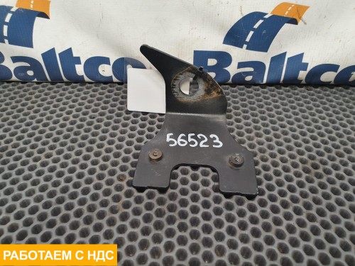 Кронштейн тормозной трубки правый